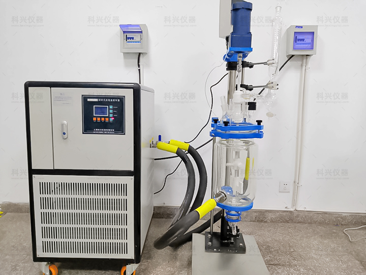 上?？婆d儀器與四川某大學合作現(xiàn)場